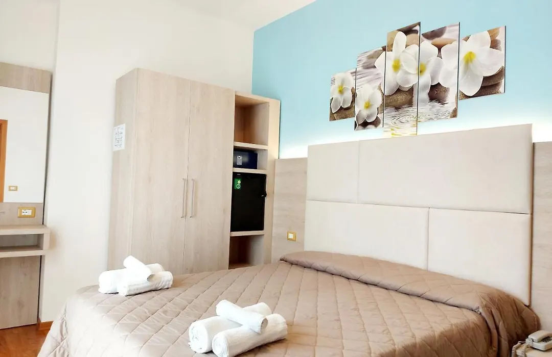 Hotel Monica-1
